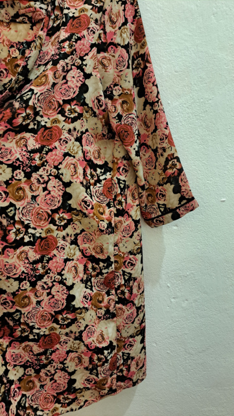 Cienka narzutka w kwiaty vero moda M Cienka narzutka w kwiaty vero moda M