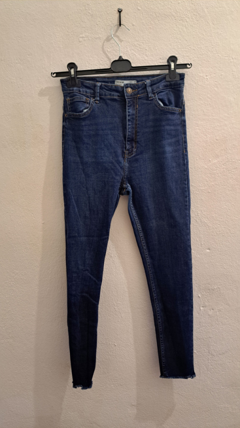 Jeansy Bershka 40 Jeansy Bershka 40