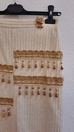 Kremowa spódnica (handmade?)