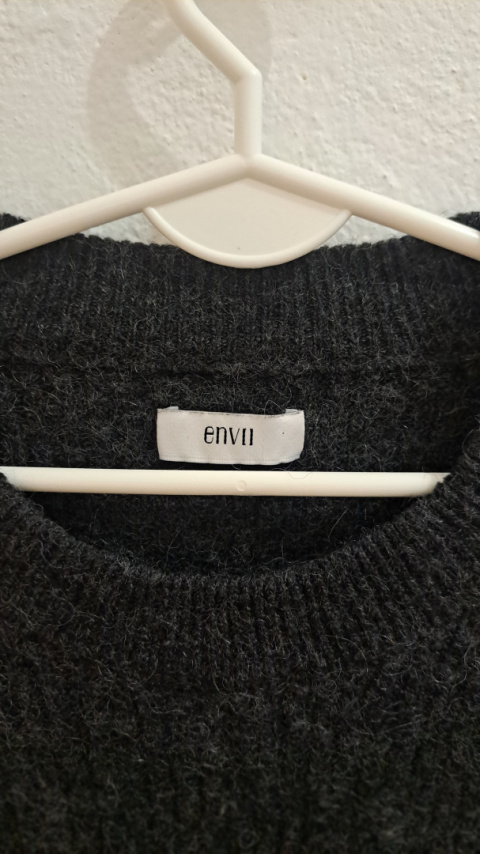 Sweter z wełną envii S Sweter z wełną envii S